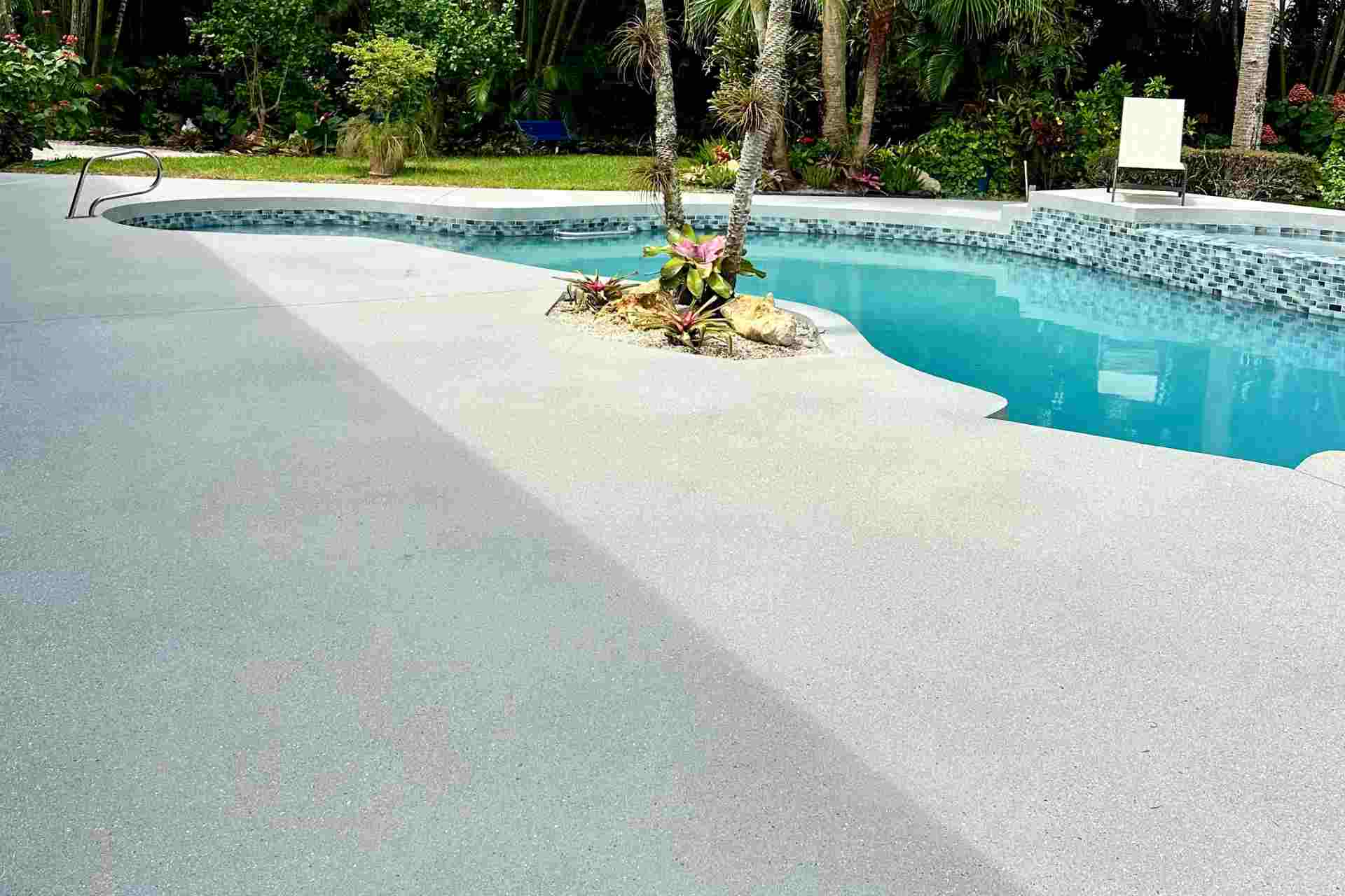 pool deck resurfacing